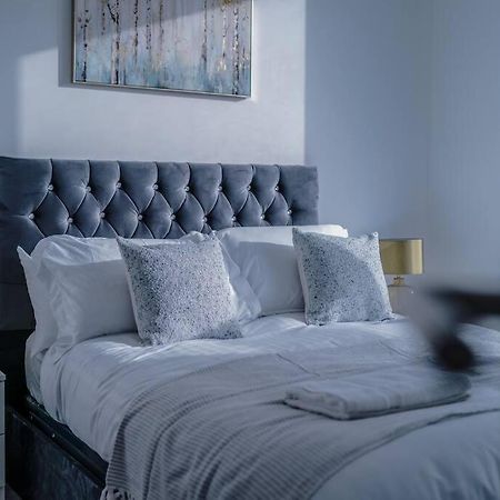 Stunning 2-Bed Premium Apartment - Free Wi-Fi Preston  Luaran gambar
