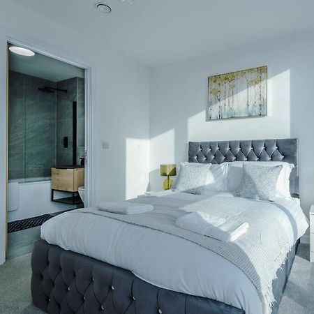 Stunning 2-Bed Premium Apartment - Free Wi-Fi Preston  Luaran gambar