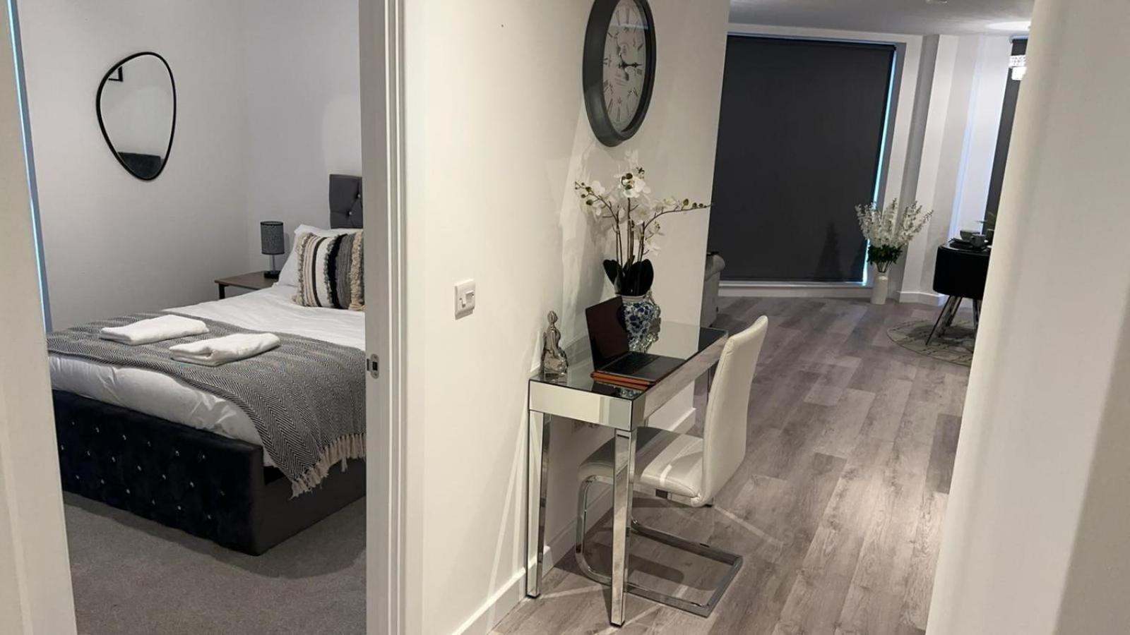 Stunning 2-Bed Premium Apartment - Free Wi-Fi Preston  Luaran gambar