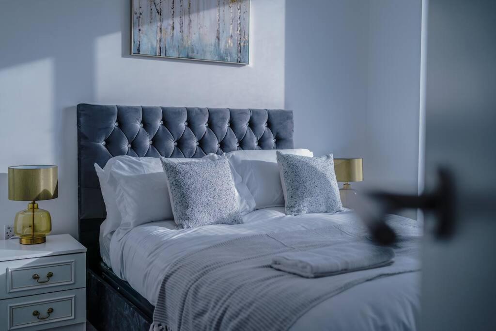 Stunning 2-Bed Premium Apartment - Free Wi-Fi Preston  Luaran gambar