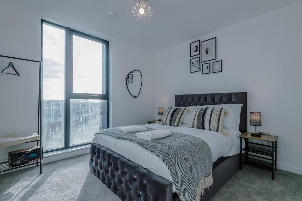 Stunning 2-Bed Premium Apartment - Free Wi-Fi Preston  Luaran gambar