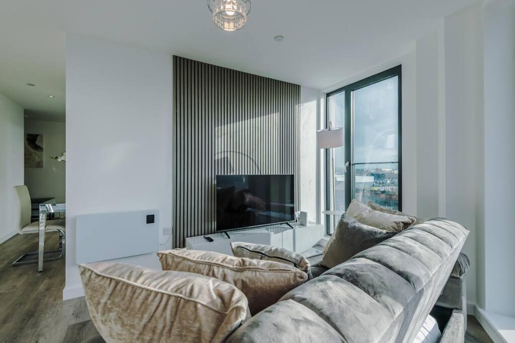 Stunning 2-Bed Premium Apartment - Free Wi-Fi Preston  Luaran gambar